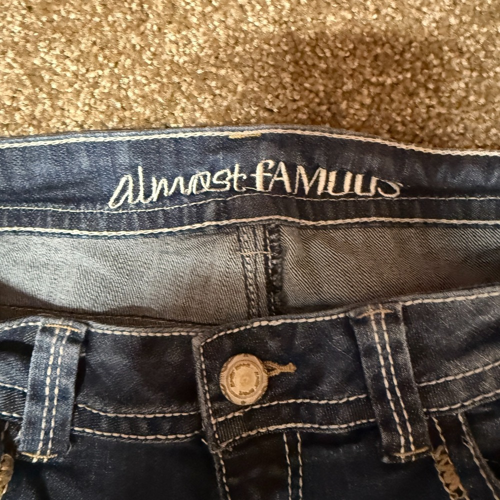 Almost Famous Skinny Jeans Distressed Low Rise Women 9 Blue Denim Cotton Stretch - Picture 6 of 13